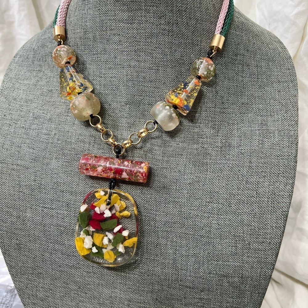 Fashion Jewelry Ladys Acrylic Necklace Mixed With Gold Plated Stainless☑️ - Picture 6 of 8